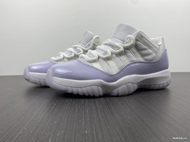 One Kick Air Low Pure AH7860-101 11 Violet WMNS Jordan 0713